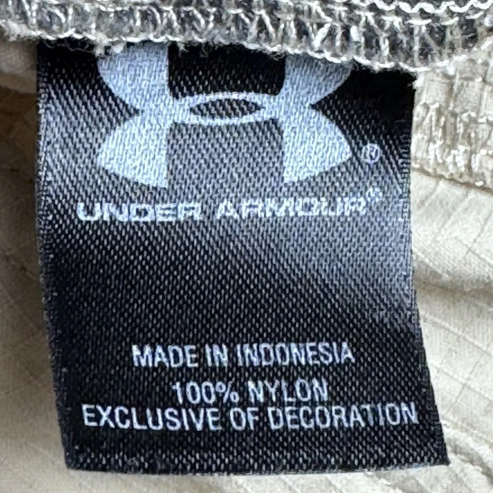 Under Armour Cargo Shorts Mens 34 Beige Ripstop